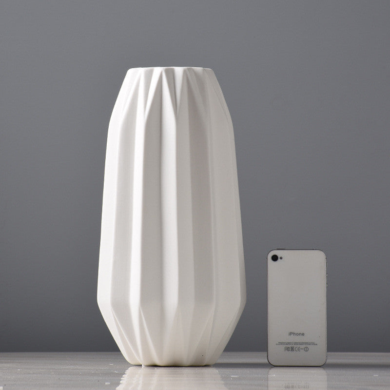 White Ceramic Vase Decoration Fashion